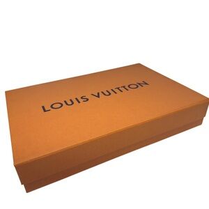 Authentic LOUIS VUITTON LV Gift Box
Magnetic Closure Large 12"x8"x2"
Empty Box